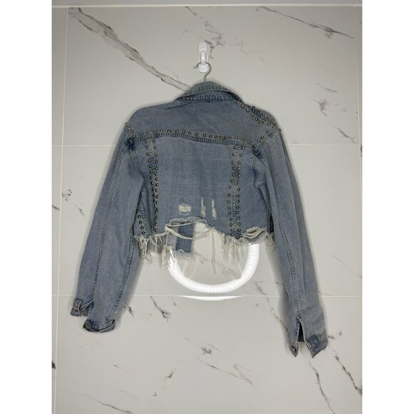 Veveret Women's Baggy Cropped Studded Distressed Denim Jacket Size Small - Picture 6 of 7